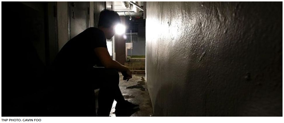 STUDENT, 20, WITH HIV AFRAID TO TELL HIS PARENTS